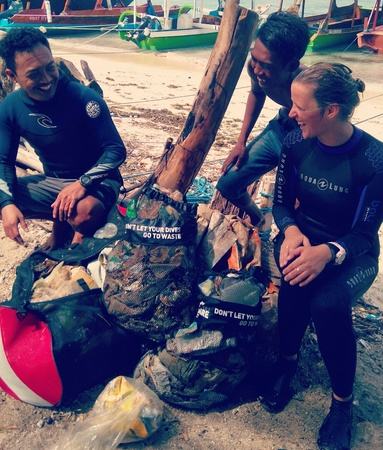 reef-clean-up World oceans day