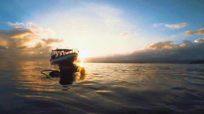 22251054_10159493711755165_413950157_o (1) sunrise diving in Lembongan Two Fish Divers