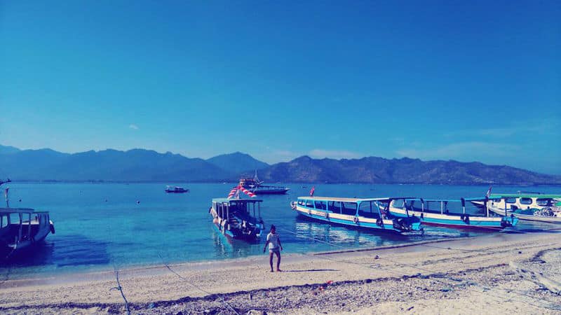 Spend the hot days on Gili Air underwater