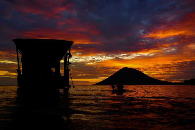 Sunset Divemaster