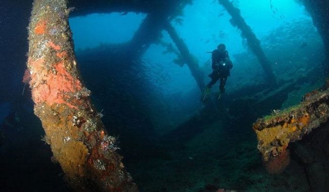 Wreck-diving-Tulamben dive