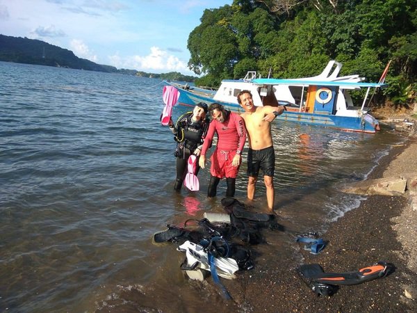 Learning to save lives in Lembeh Rescue Course Lembeh