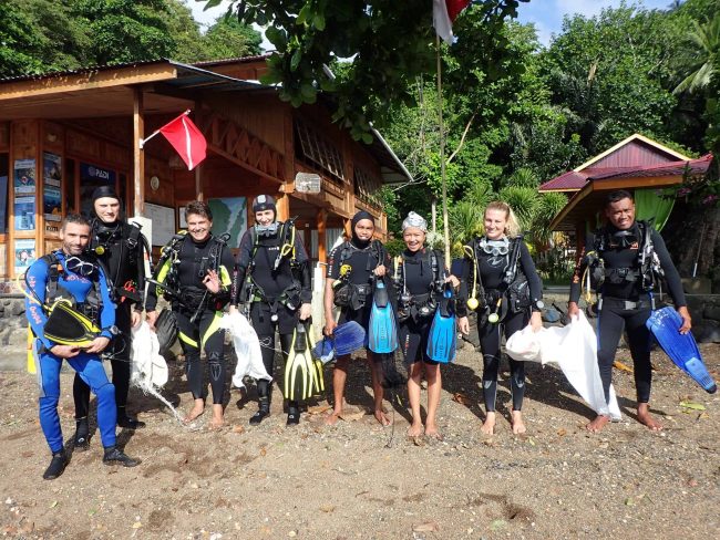 AWARE Dive Against Debris in Two Fish Divers Lembeh | Two Fish Divers AWARE Dive Against Debris in Two Fish Divers Lembeh | Two Fish Divers