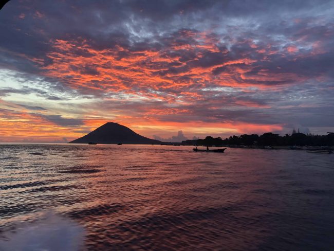 Sunset Bunaken Another week has flown by in my divemaster training! | Two Fish Divers Bunaken
