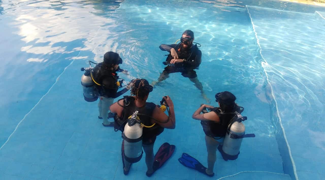 PADI Open Water Course Bunaken